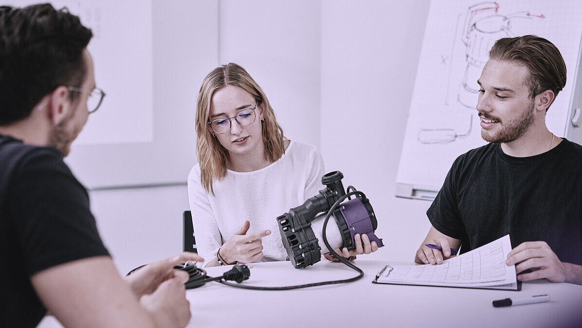 [Translate to Englisch:] Jedes Produkt wird auf Herz und Nieren geprüft